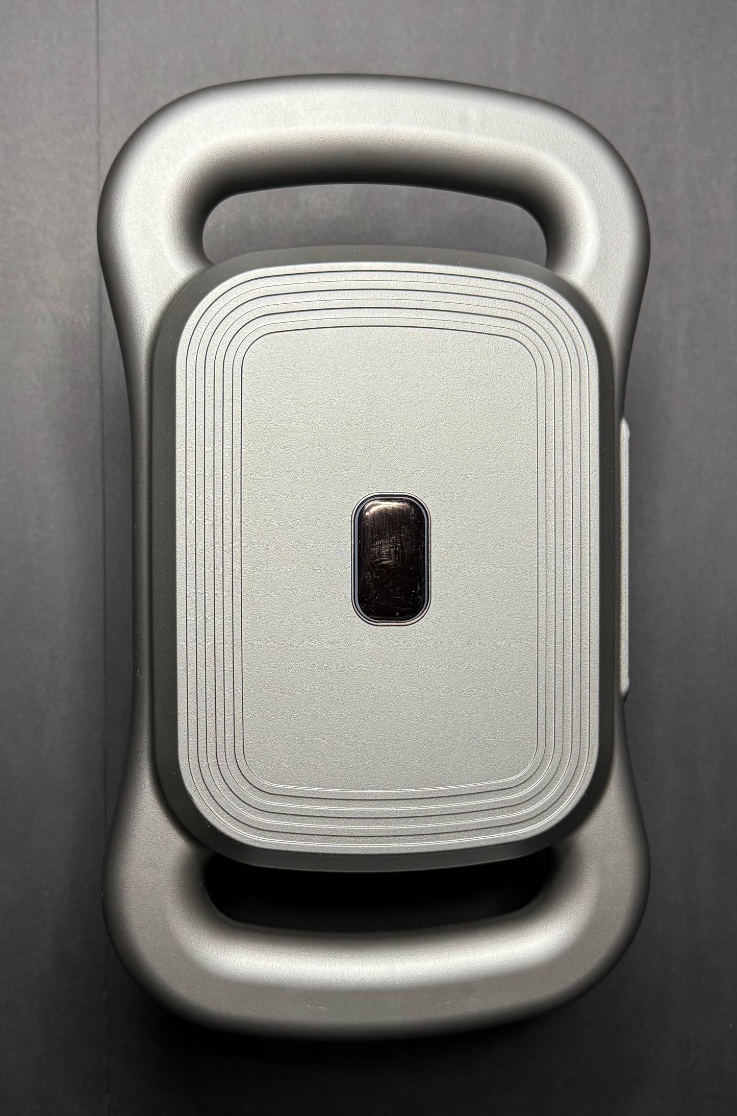 Kinetix™ – Massage Gun Professionnel 16 Têtes | Récupération Sportive, Bien-être & Relaxation Premium